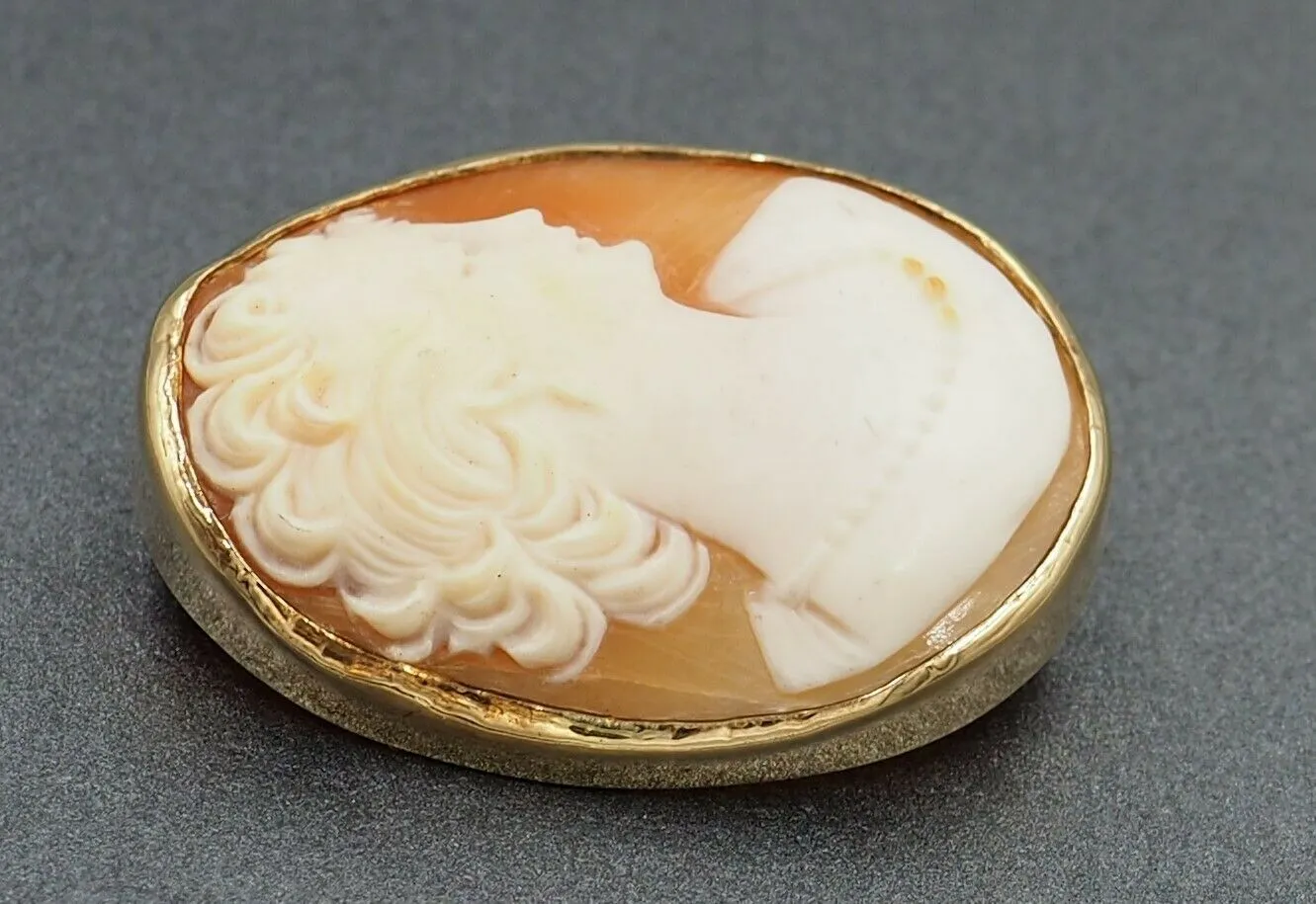 9ct Yellow Gold Shell Cameo Brooch