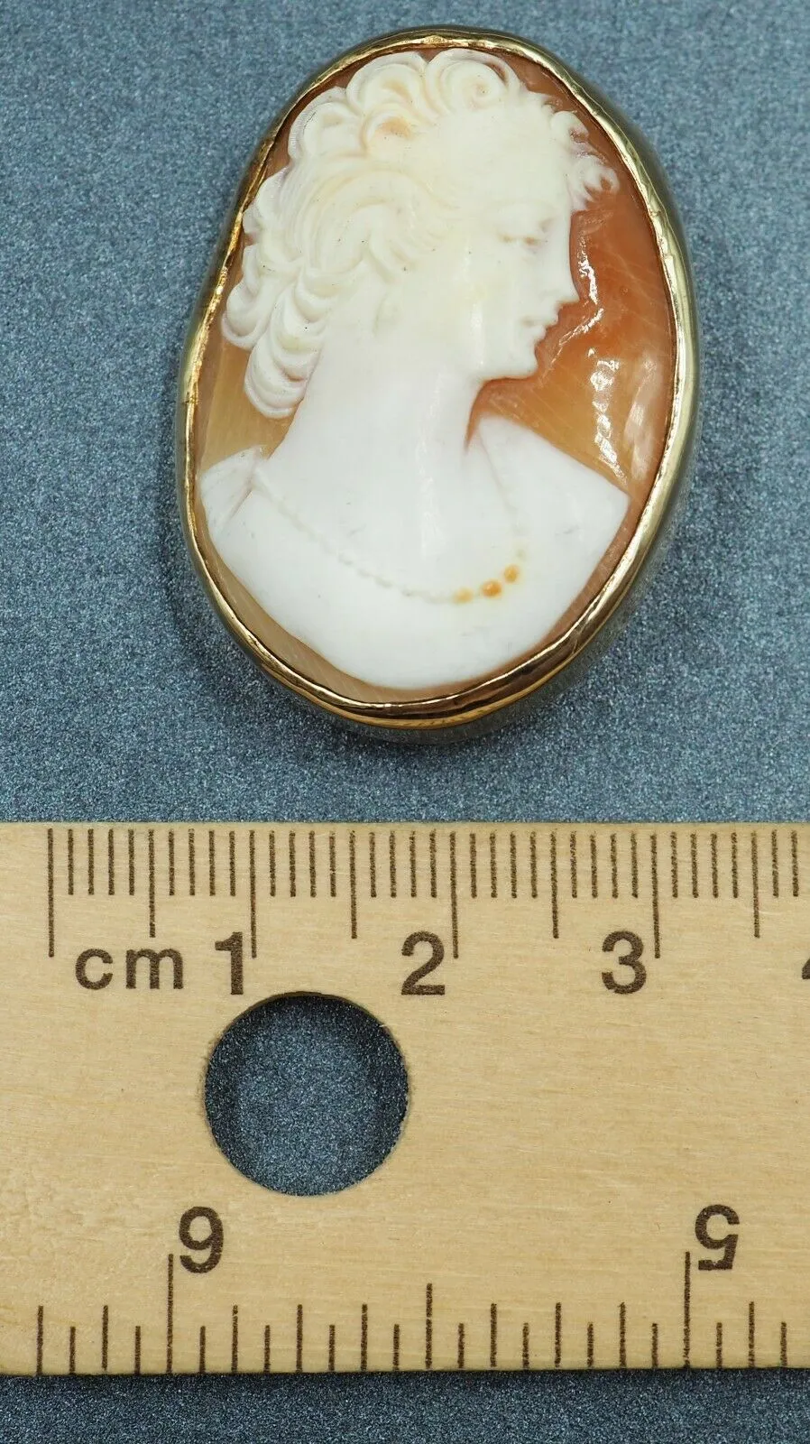 9ct Yellow Gold Shell Cameo Brooch