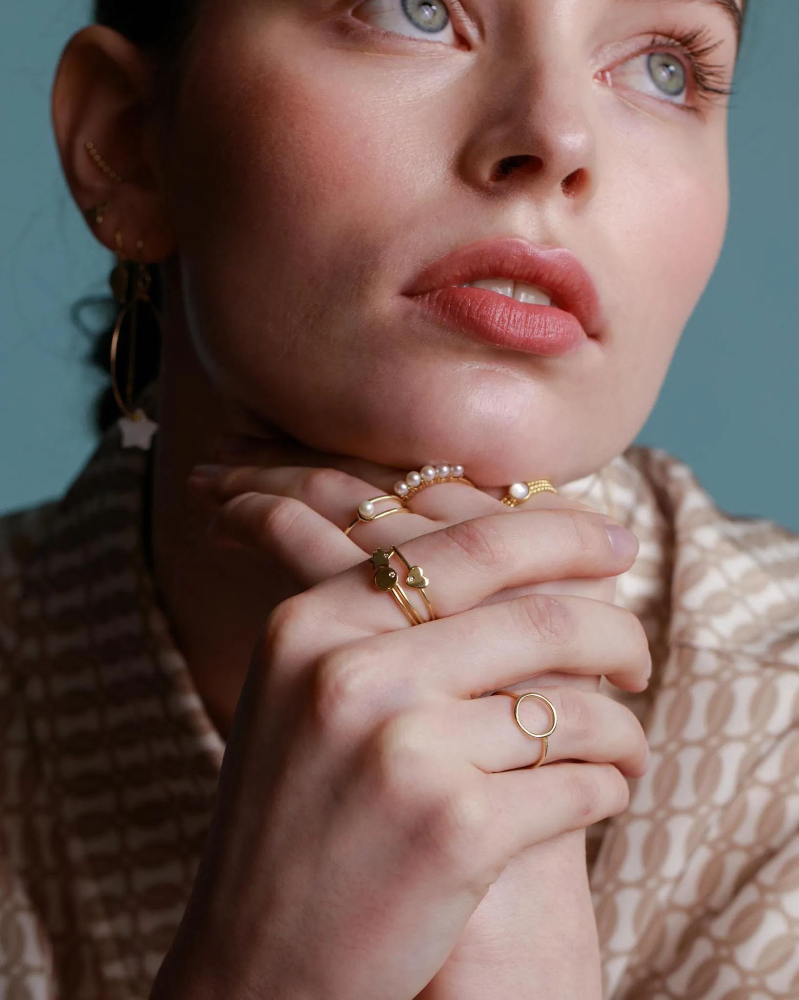 9kt Gold Star with Single Diamond Ring