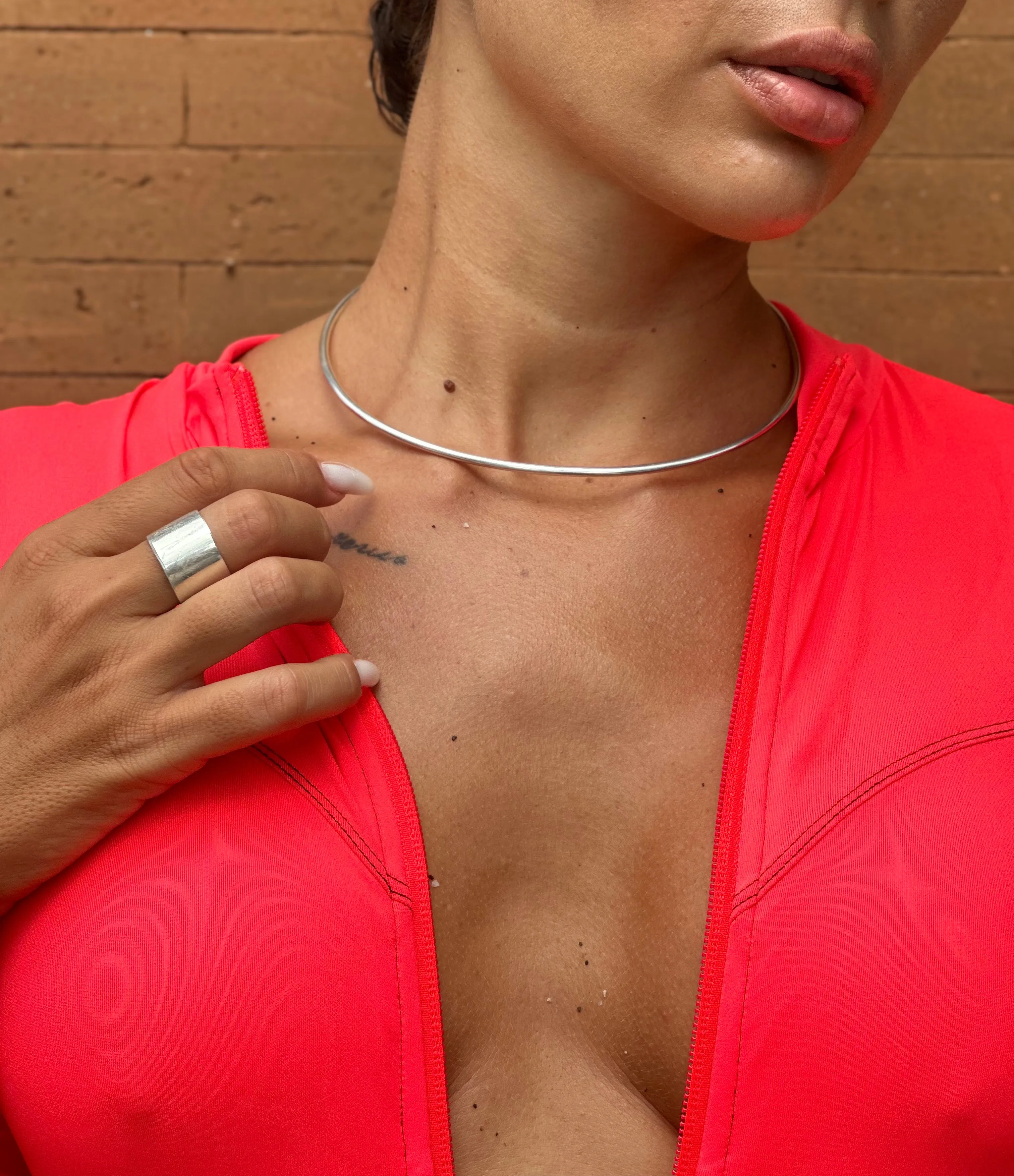 Arc necklace