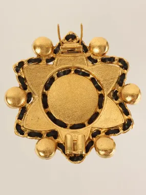 CHANEL 1995 Made Gripoix Edge Chain Desing Brooch Gold/Black/Red/Blue