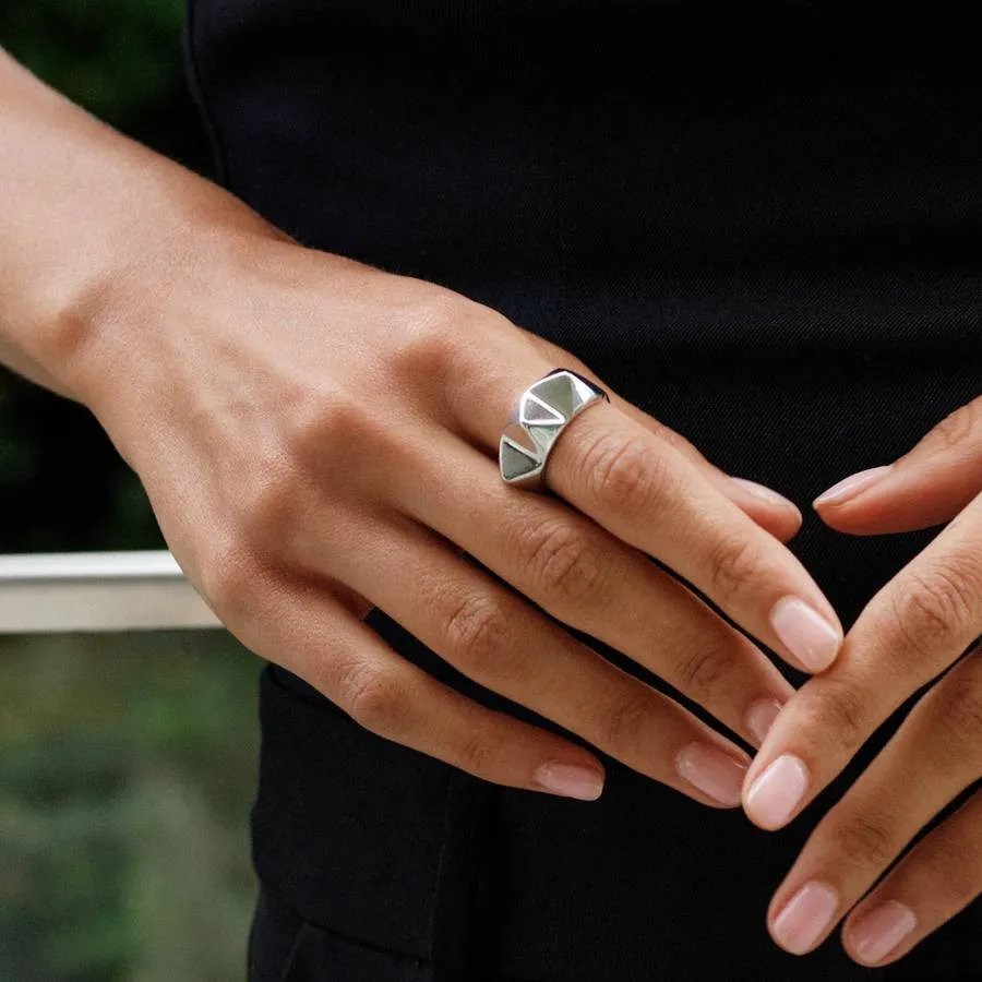 Peak Rivet Ring Steel
