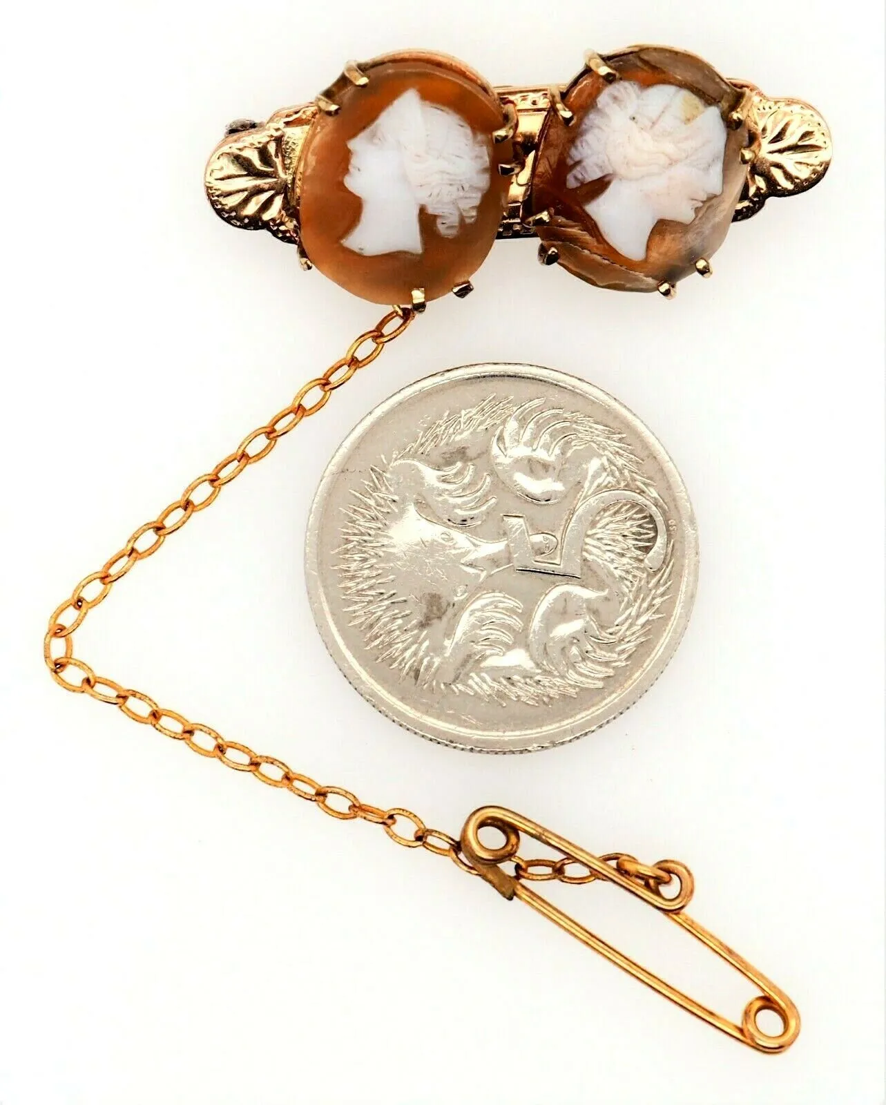Vintage 9ct Yellow Gold Double Shell Cameo Brooch