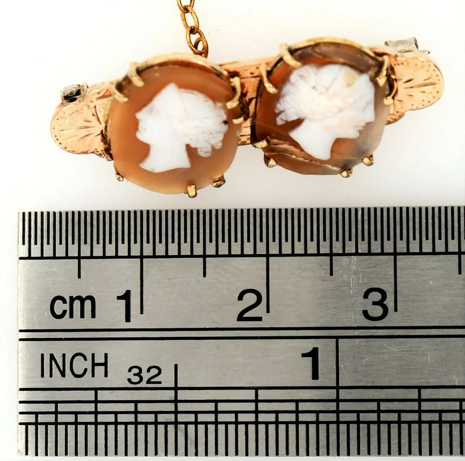 Vintage 9ct Yellow Gold Double Shell Cameo Brooch